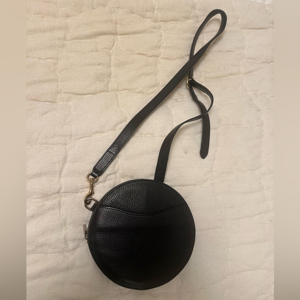 Cuyana mini circle bag in black pebbled leather